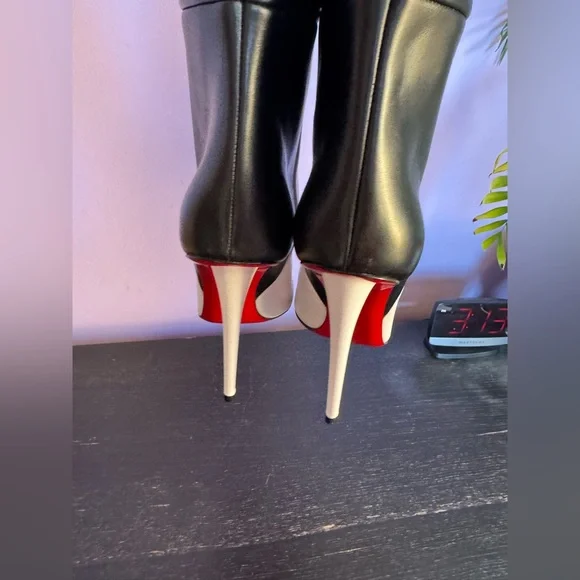 Christian Louboutin Astrilarge 100 black and white Botta boots in 41 EU - Picture 16 of 16